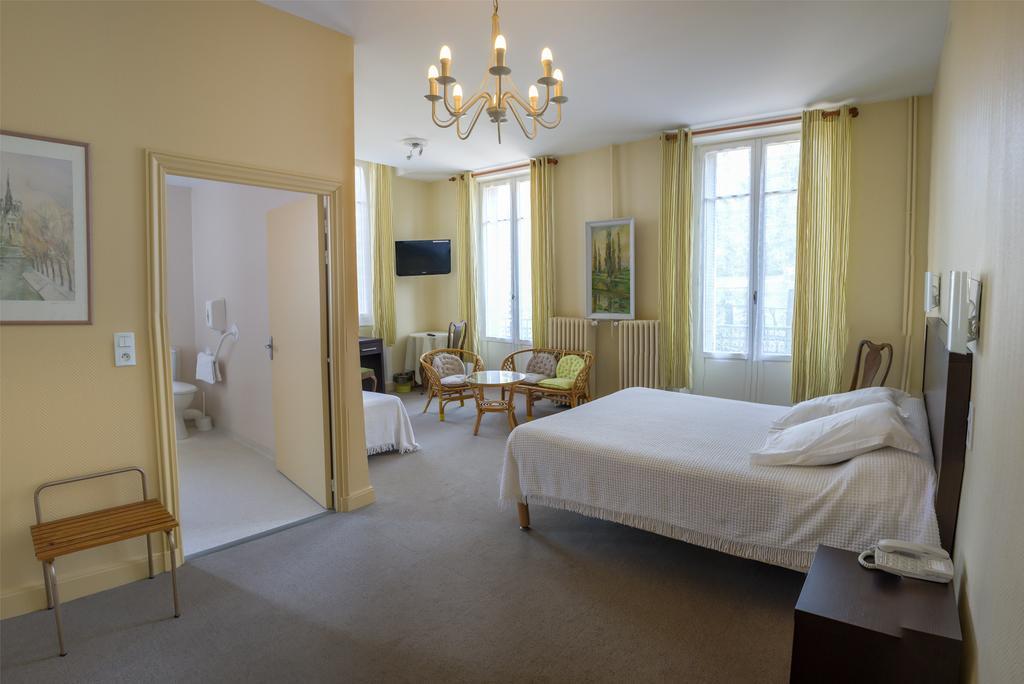 Hotel Castel Regina Châtel-Guyon Pokoj fotografie