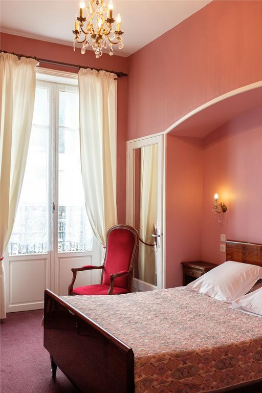 Hotel Castel Regina Châtel-Guyon Exteriér fotografie