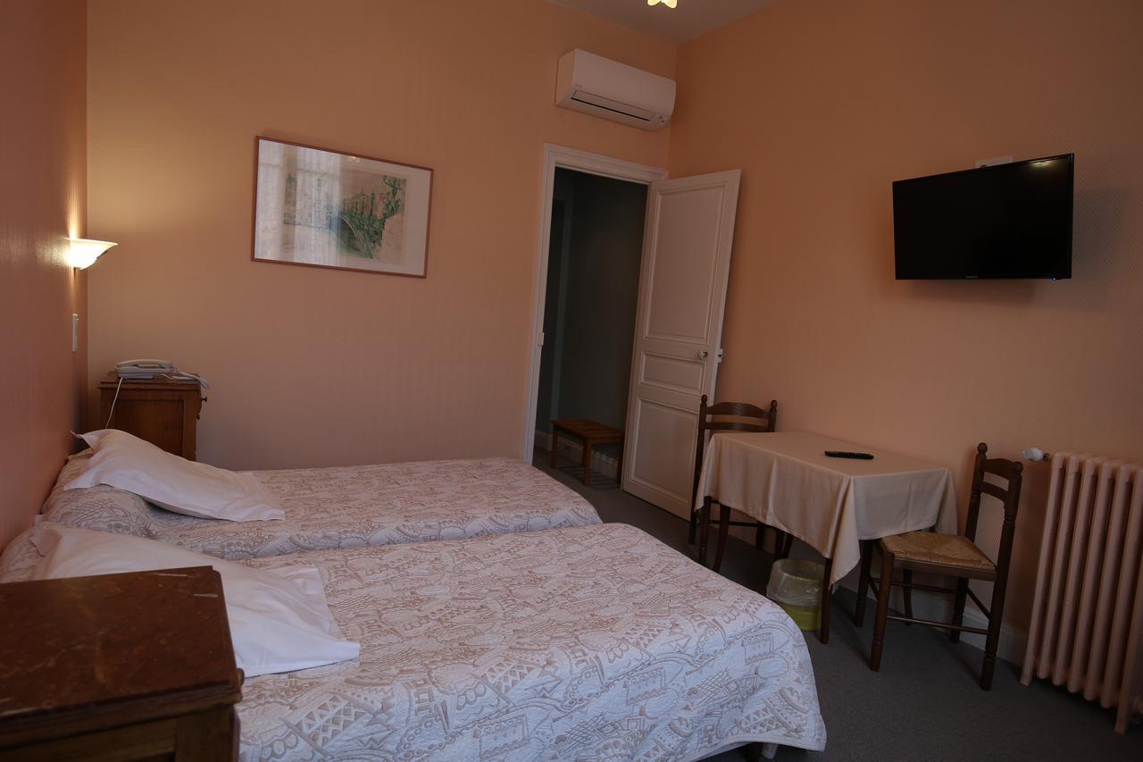 Hotel Castel Regina Châtel-Guyon Exteriér fotografie